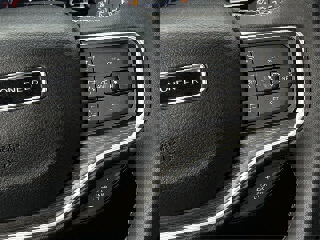 Used 2024 Jeep Wagoneer L Series II image 15