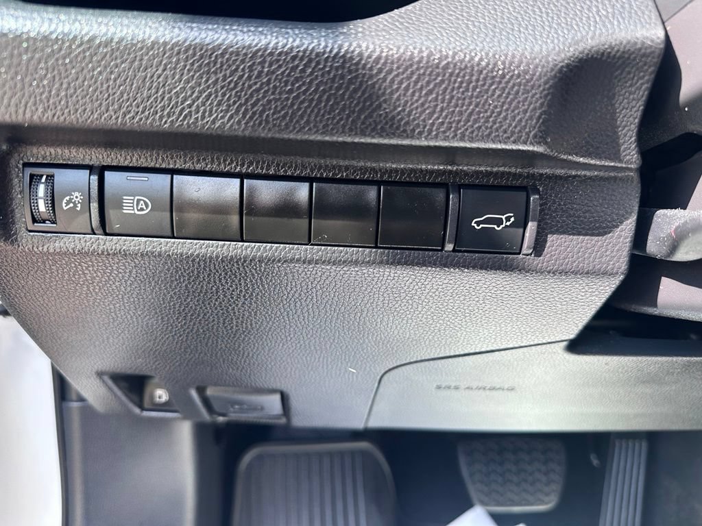 Used 2024 Toyota RAV4 XSE AWD/4WD image 18