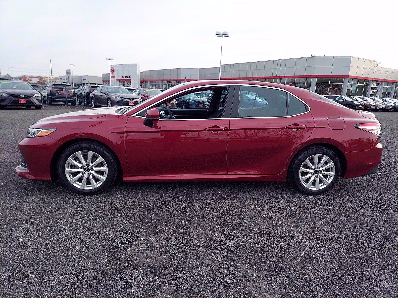 Certified 2019 Toyota Camry LE image 4