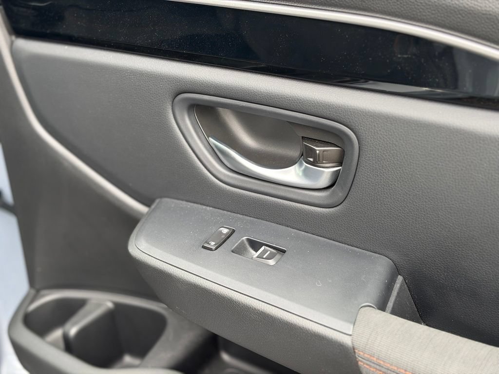 Used 2025 Honda Pilot Sport image 17