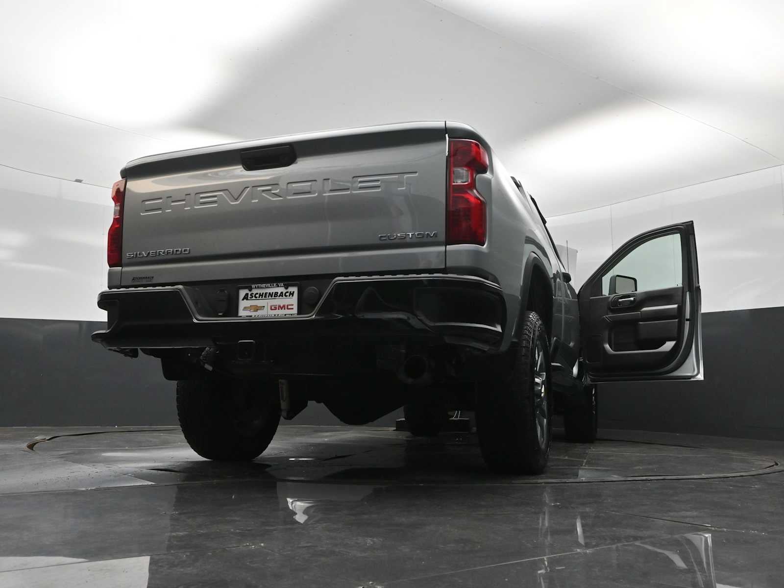 Used 2025 Chevrolet Silverado 2500 Custom AWD/4WD image 30