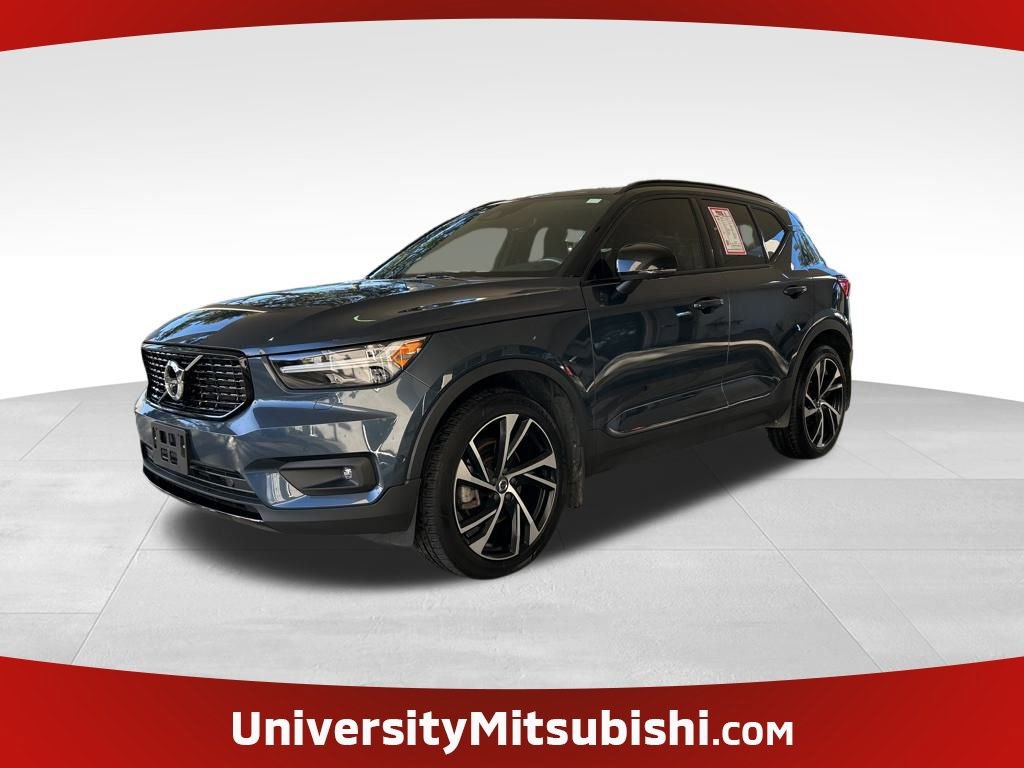 Used 2022 Volvo XC40 T5 R-Design w/ Advanced Package image 1