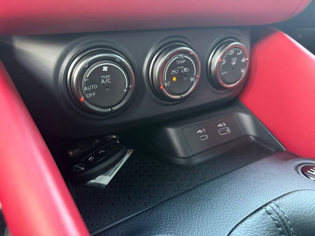 Used 2024 Nissan Z Performance w/ Floor Mat Package image 23