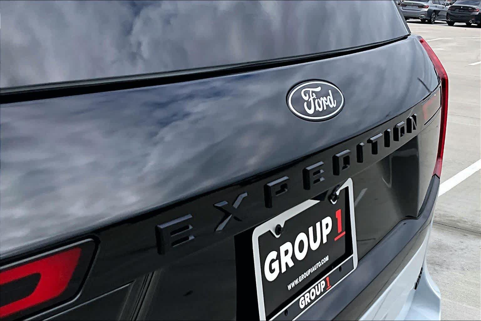 Used 2025 Ford Expedition Max Platinum w/ Stealth Appearance Package AWD/4WD image 27
