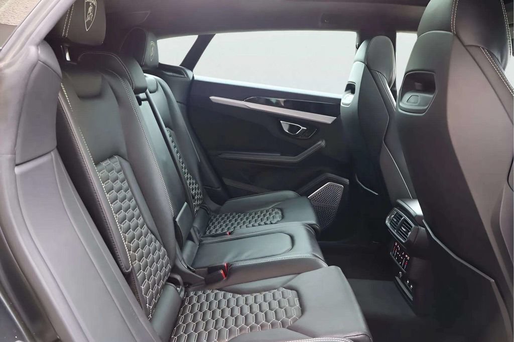 Used 2021 Lamborghini Urus AWD/4WD image 18