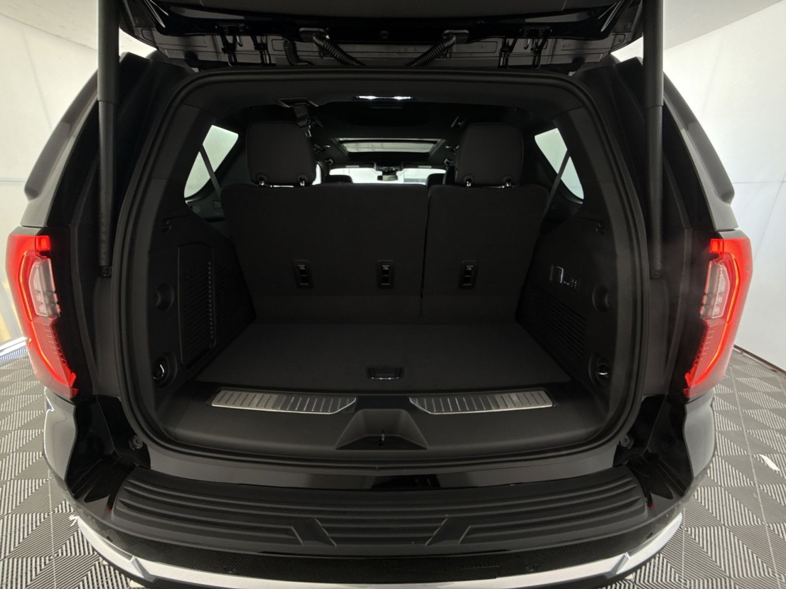 New 2026 GMC Yukon Denali w/ Sun & Power Step Package AWD/4WD image 27