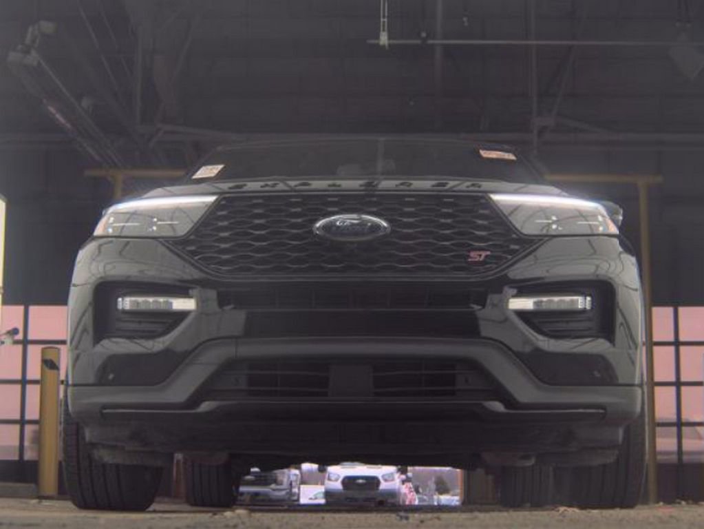 Used 2023 Ford Explorer ST w/ Equipment Group 401A image 4
