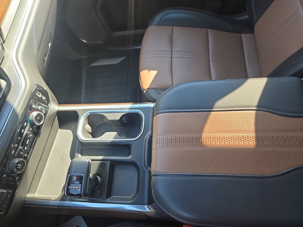 Used 2024 Chevrolet Silverado 1500 High Country w/ Technology Package AWD/4WD image 33
