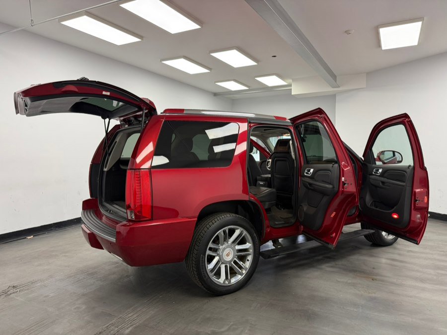 Used 2013 Cadillac Escalade Platinum AWD/4WD image 30