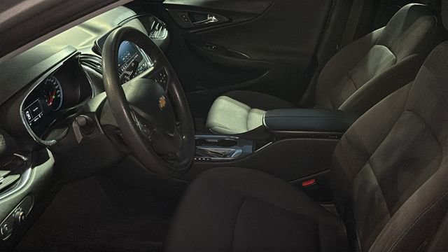 Used 2019 Chevrolet Malibu LT image 24