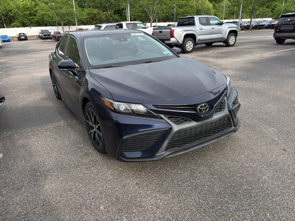 Used 2022 Toyota Camry SE w/ Convenience Package FWD image 8