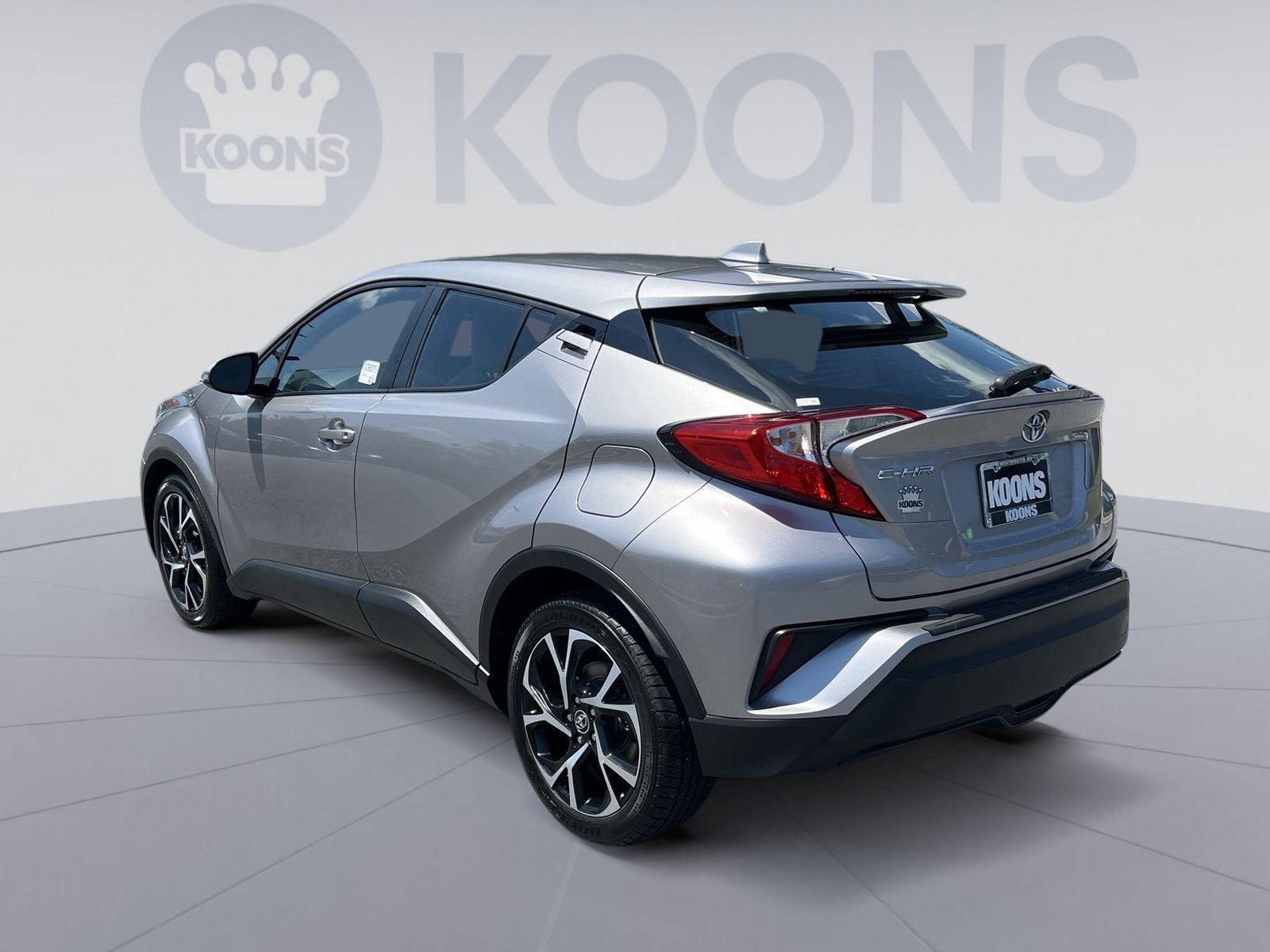 Used 2019 Toyota C-HR XLE FWD image 4