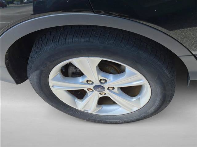 Used 2016 Ford Escape SE w/ Equipment Group 201A FWD image 9