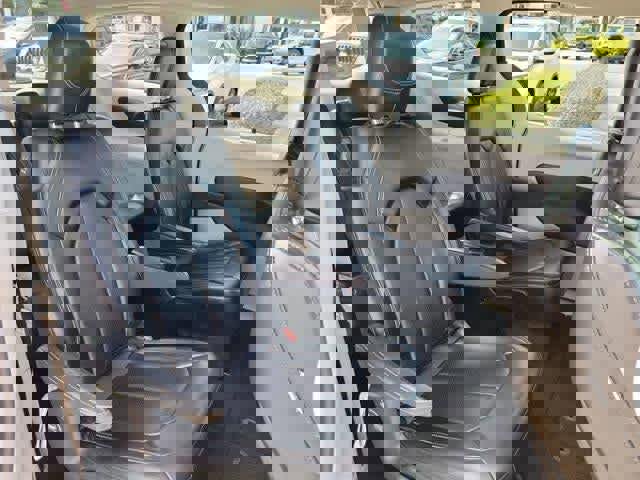 Used 2020 Chrysler Voyager Lxi FWD image 19