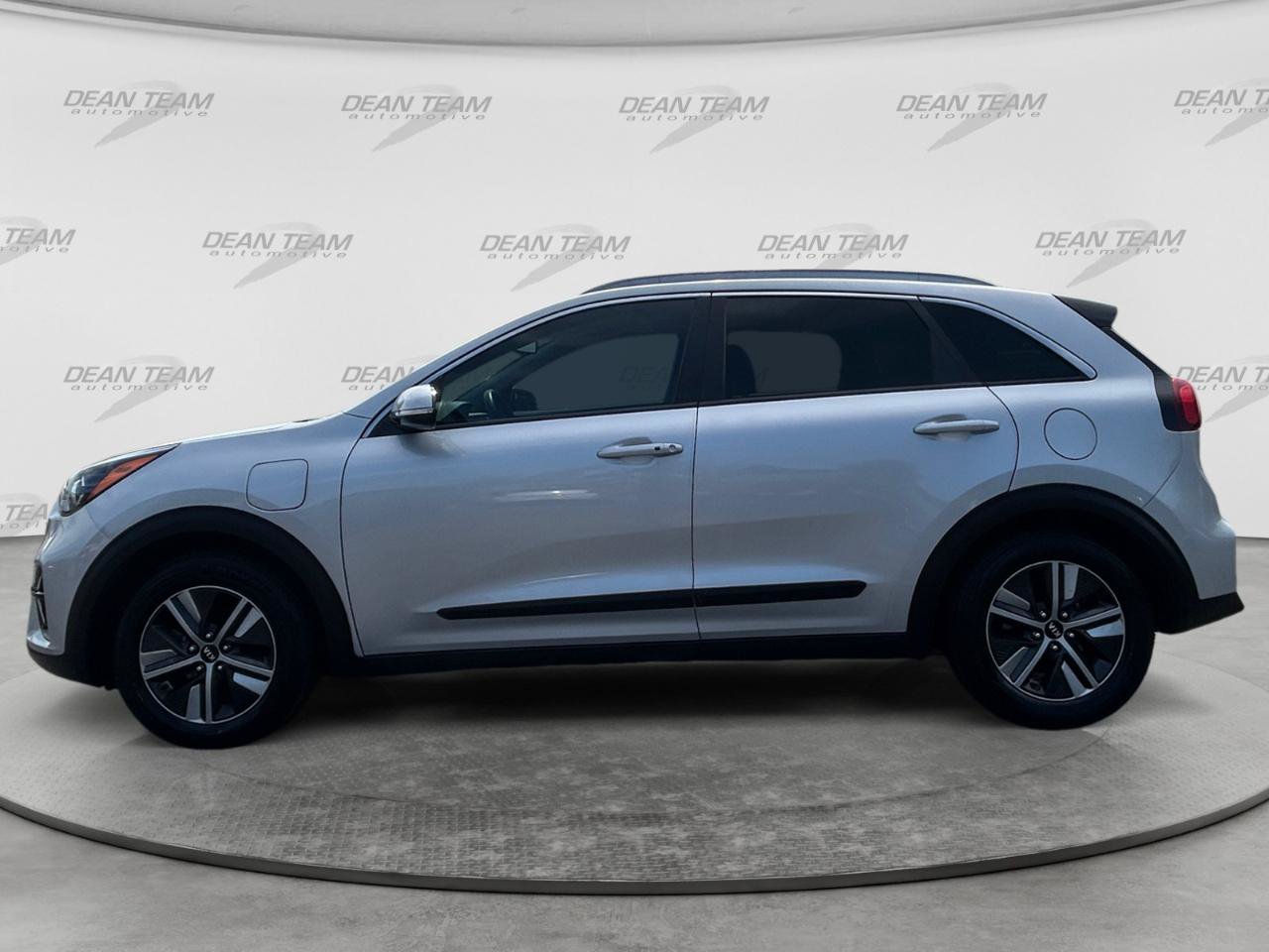 Used 2021 Kia Niro EX FWD image 4