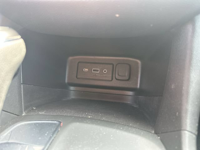 Used 2021 Chevrolet Equinox LT FWD image 40