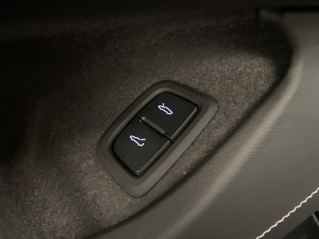 Used 2024 Chevrolet Corvette Stingray Coupe w/ 1LT image 26