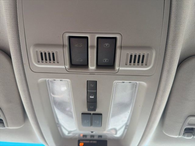 Used 2010 Cadillac SRX Luxury image 36