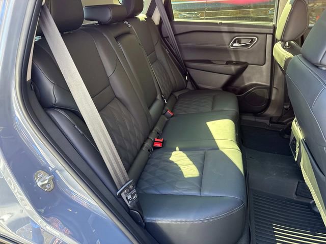 Used 2025 Nissan Rogue Platinum w/ Tech Package image 30