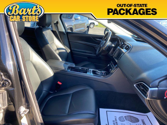 Used 2018 Jaguar XE Premium AWD/4WD image 14