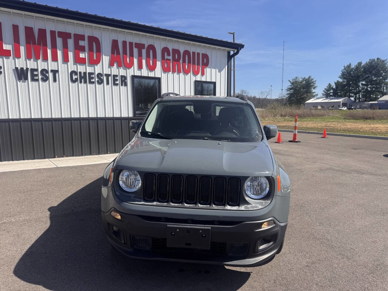 Used 2017 Jeep Renegade Altitude AWD/4WD image 2