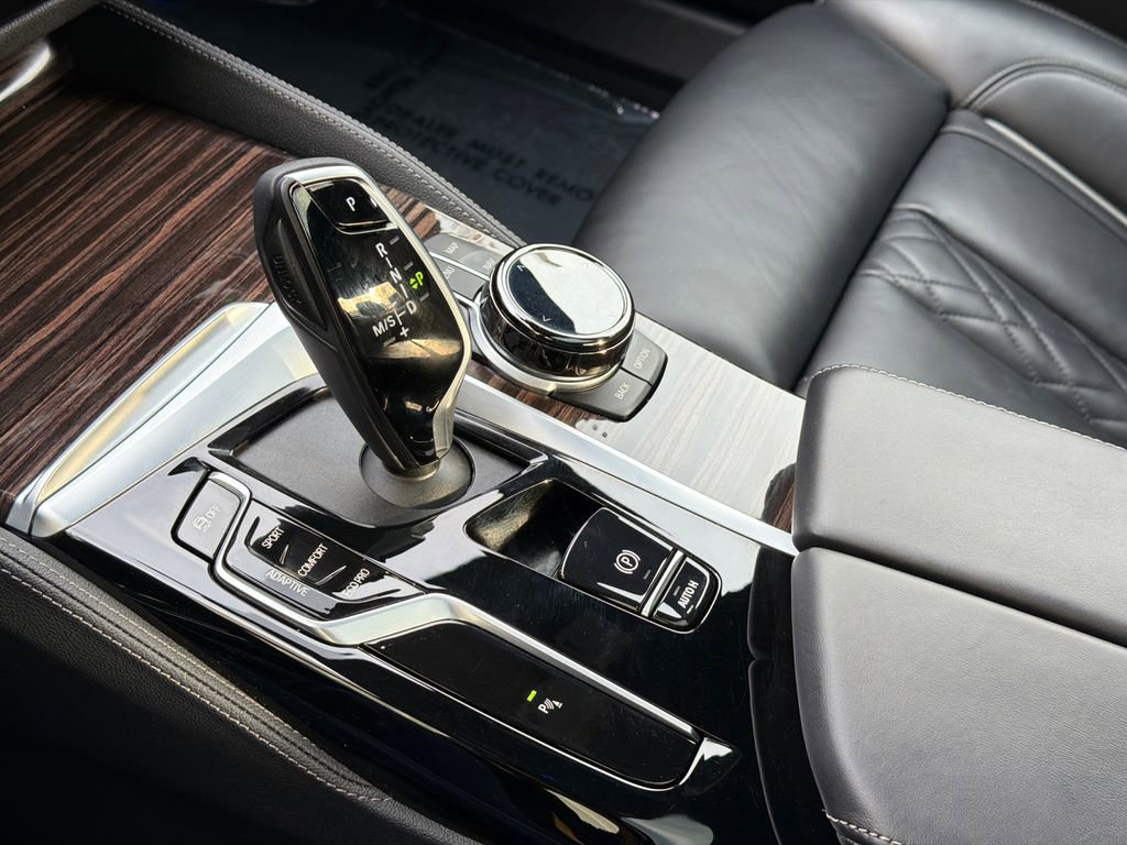 Used 2023 BMW M550i xDrive w/ Executive Package image 31