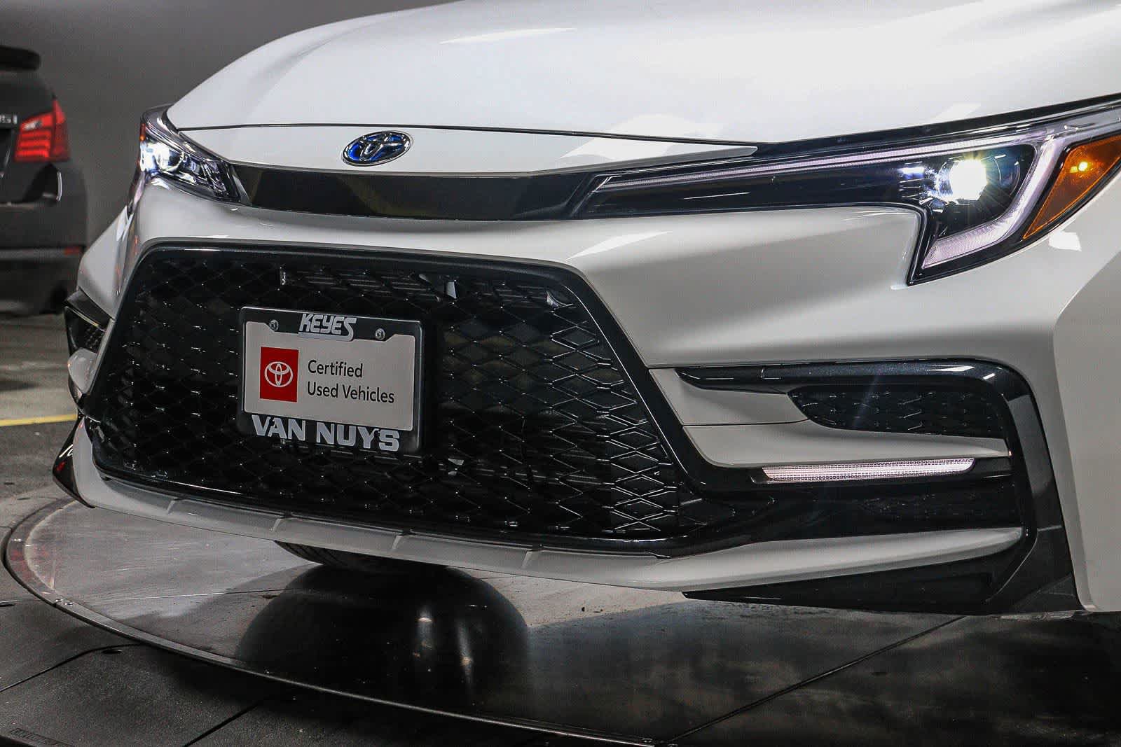 Certified 2024 Toyota Corolla SE w/ SE Package FWD image 9