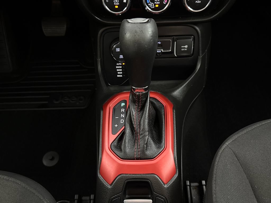 Used 2016 Jeep Renegade Trailhawk AWD/4WD image 18