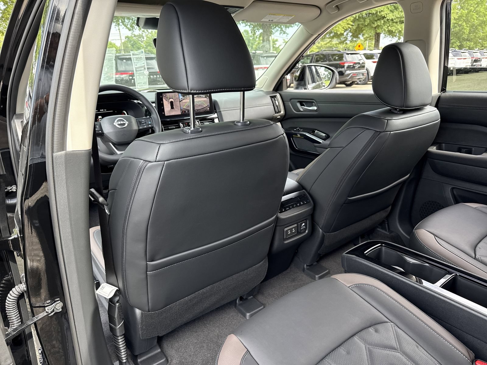 New 2026 Nissan Pathfinder Platinum FWD image 19