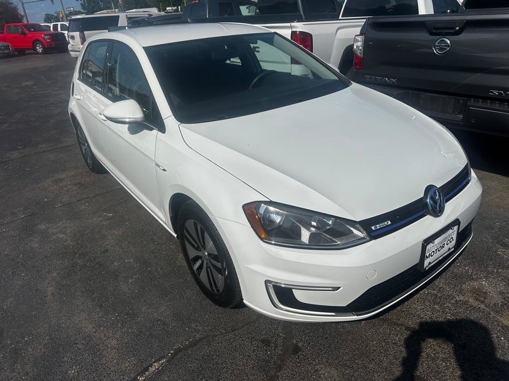 Used 2016 Volkswagen e-Golf SE FWD image 4