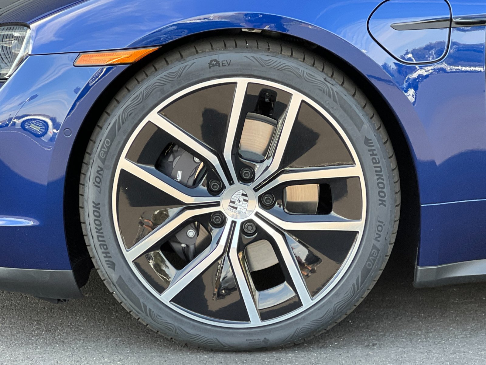New 2026 Porsche Taycan RWD image 26
