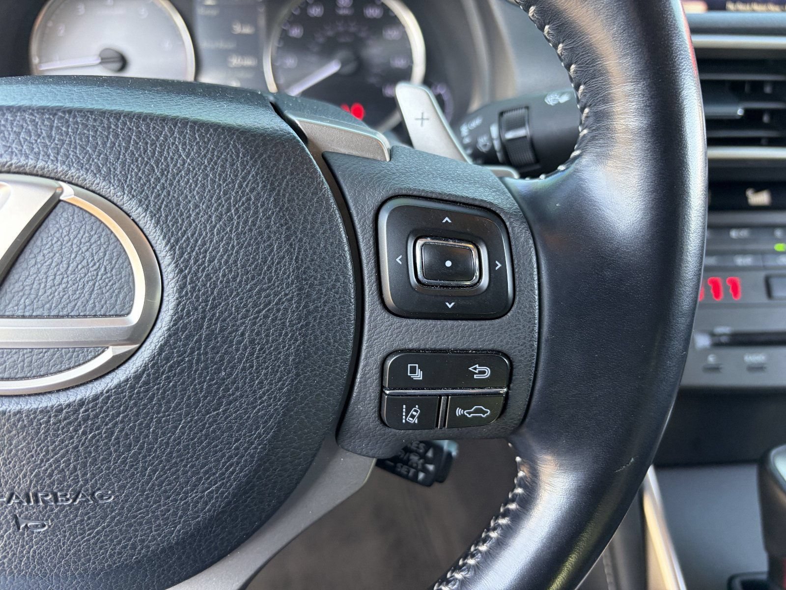Used 2020 Lexus IS 300 RWD image 26