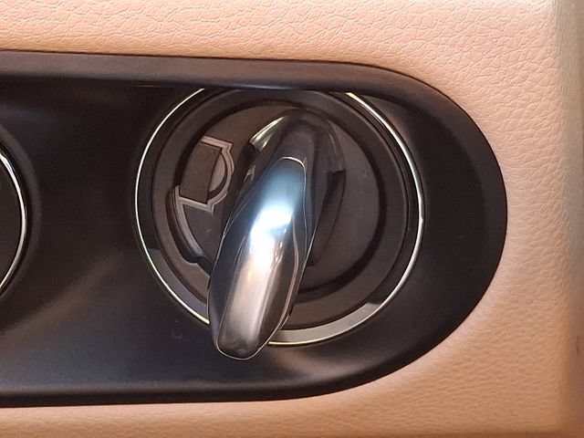 Used 2019 Porsche Macan AWD/4WD image 26