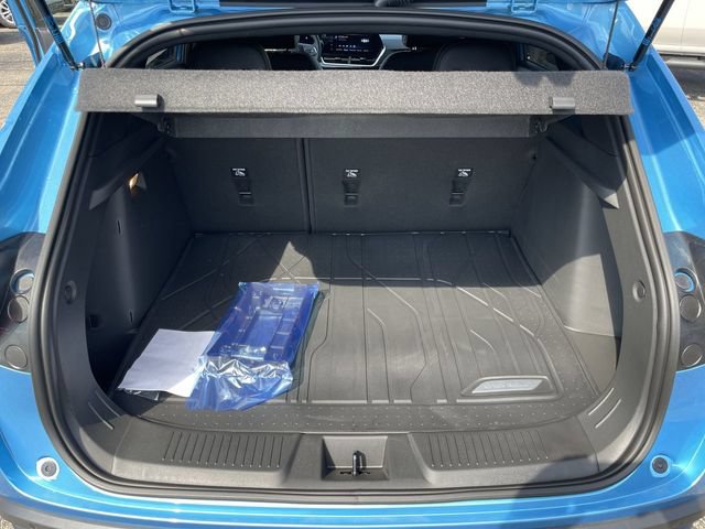 New 2026 Chevrolet Trax RS w/ Sunroof Package FWD image 23