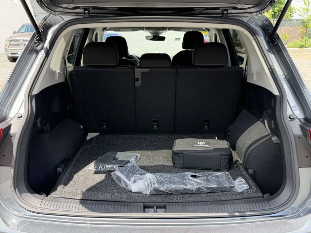 Used 2022 Volkswagen Tiguan S AWD/4WD image 13