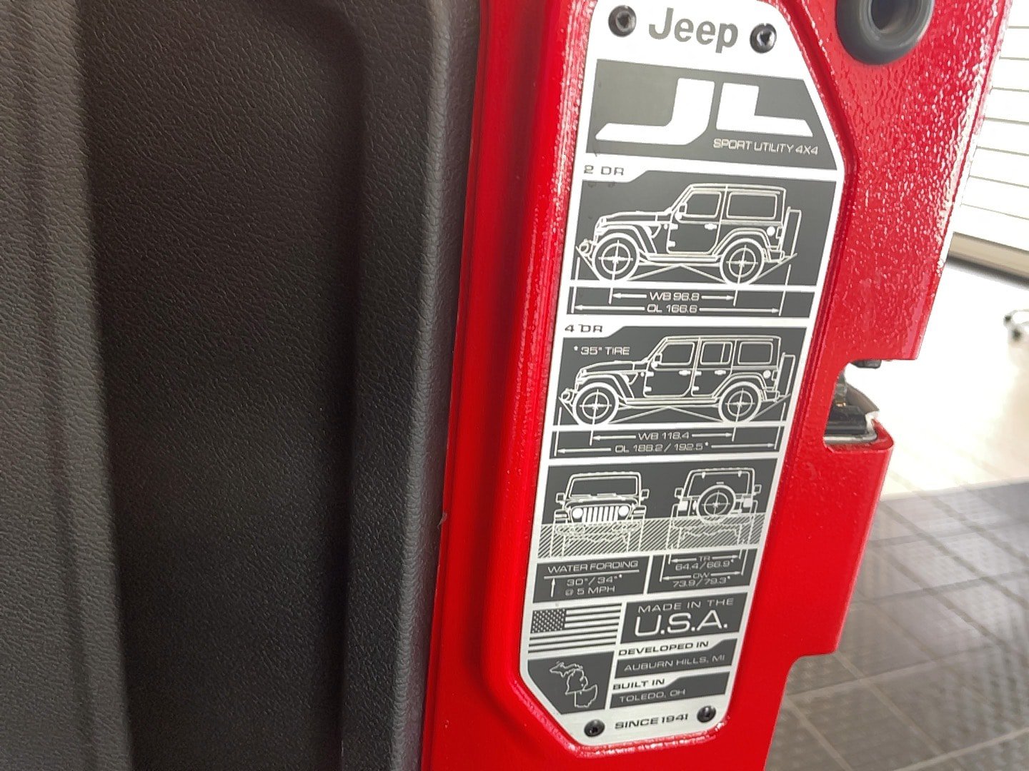 Used 2024 Jeep Wrangler Unlimited AWD/4WD image 13