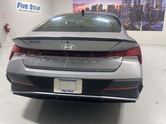 New 2026 Hyundai Elantra Sport image 25