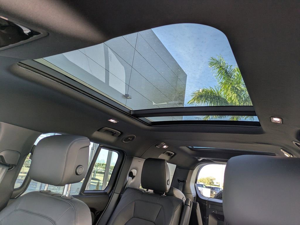 New 2025 Land Rover Defender 130 S image 23