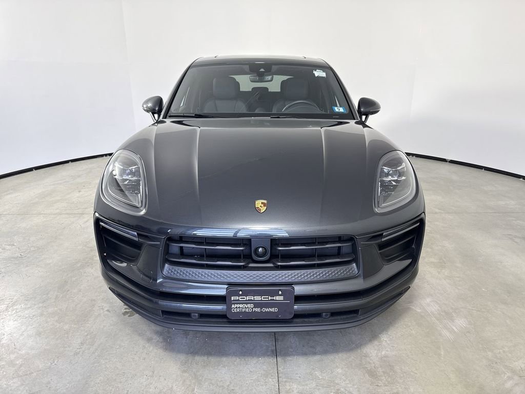 Certified 2025 Porsche Macan image 10