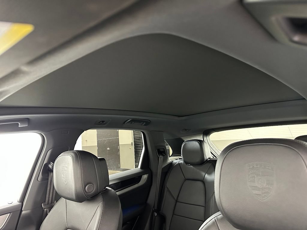 Certified 2024 Porsche Cayenne w/ Premium Package Plus (PFM) AWD/4WD image 20