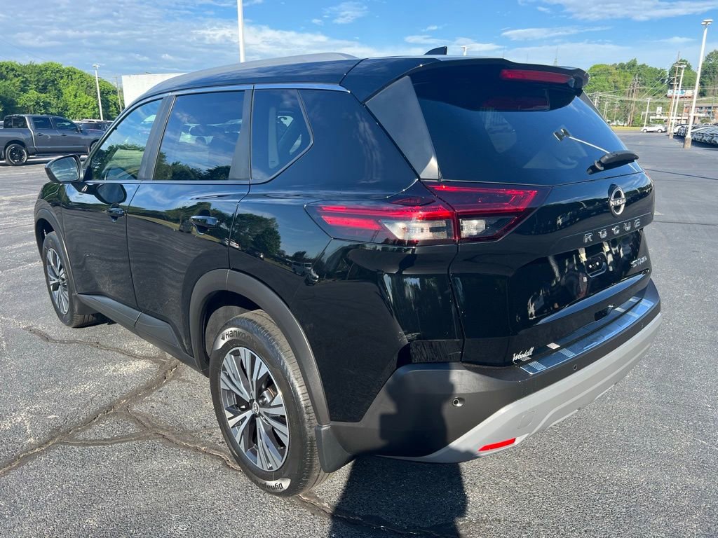 Used 2023 Nissan Rogue SV w/ SV Premium B Package image 3
