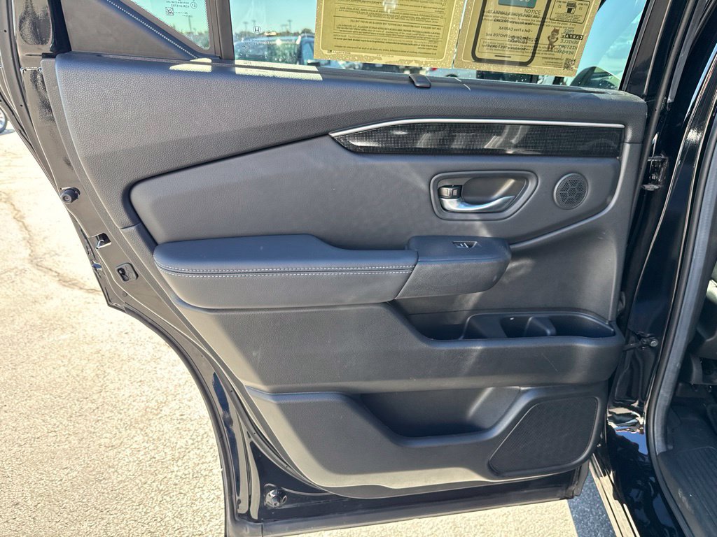 Used 2025 Honda Pilot Elite image 36