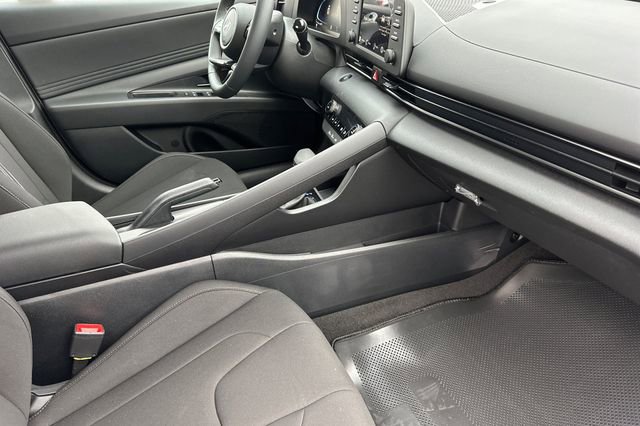 New 2026 Hyundai Elantra Sport FWD image 15