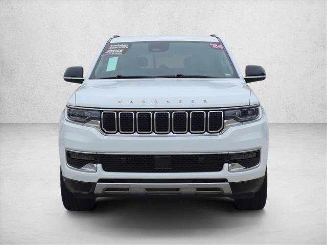 Used 2024 Jeep Wagoneer L Series II RWD image 2