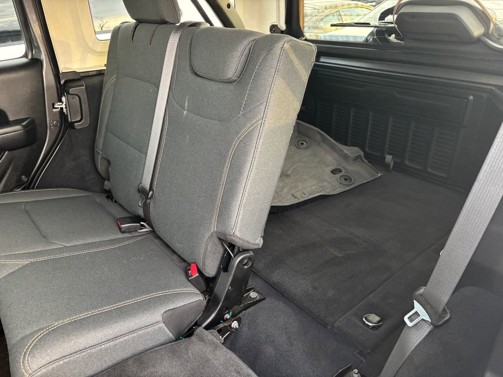 Used 2024 Jeep Wrangler Sport S image 34