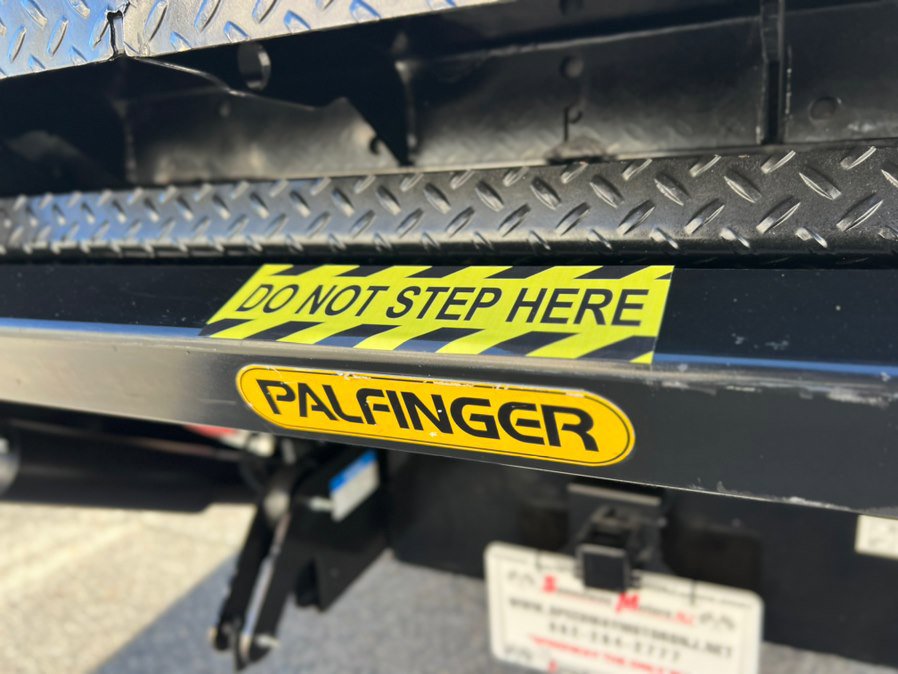 Used 2024 Isuzu NPR image 25