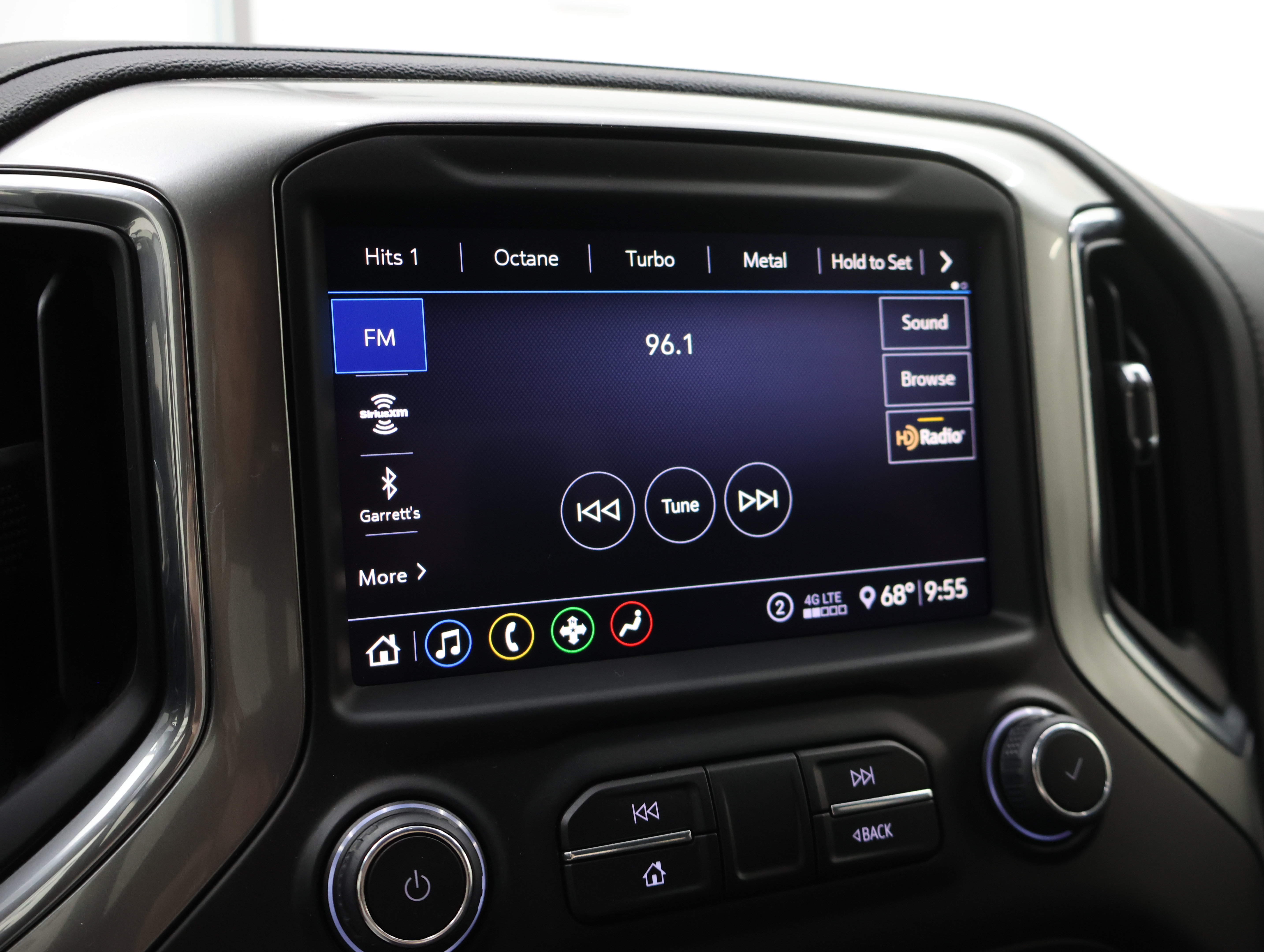 Used 2020 Chevrolet Silverado 2500 LTZ w/ Z71 Off-Road Package AWD/4WD image 11