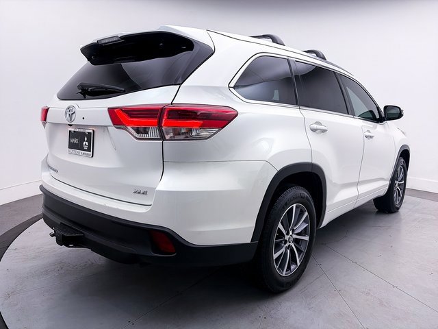 Used 2018 Toyota Highlander XLE image 15