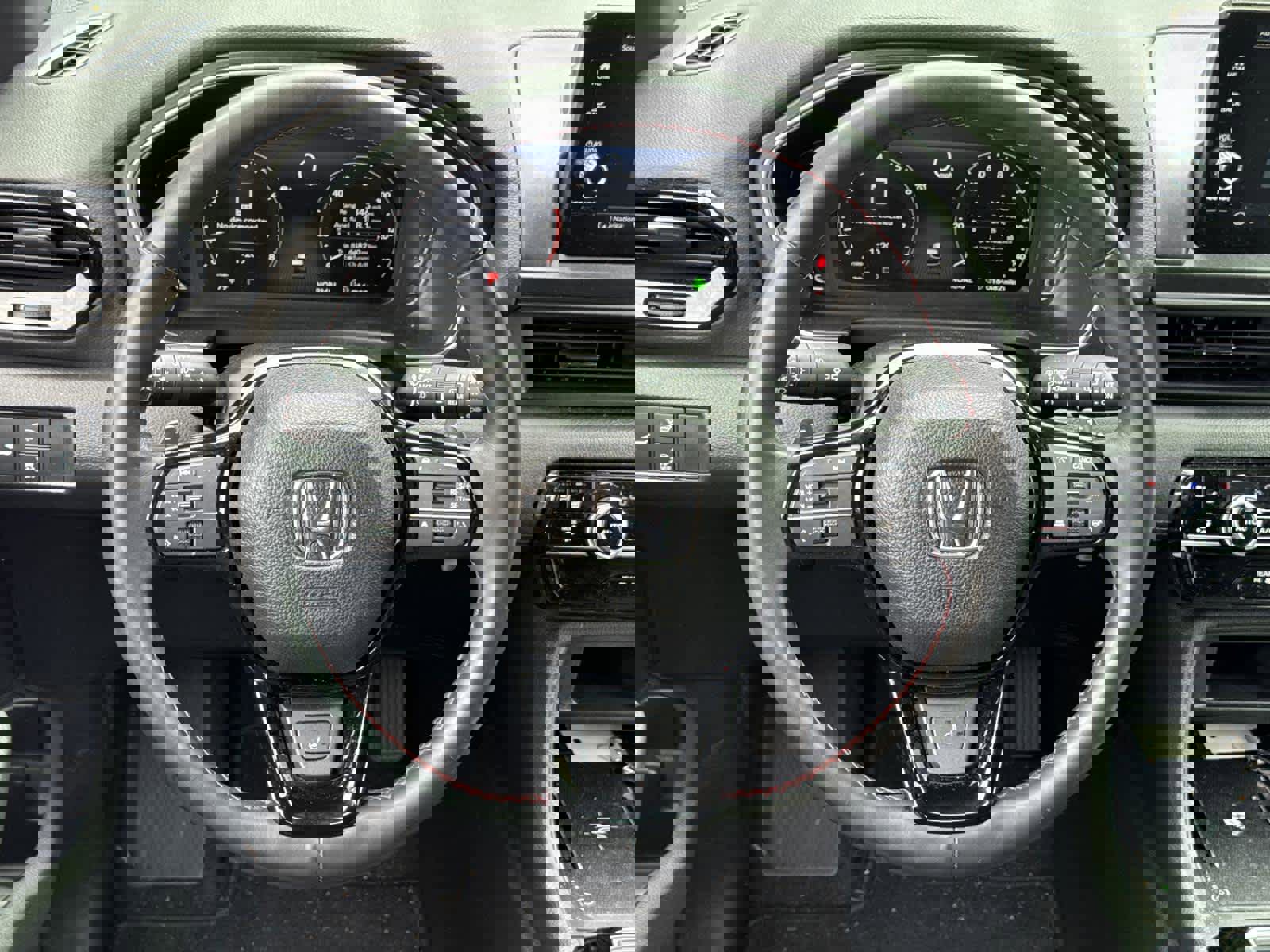 Used 2025 Honda Pilot Black Edition image 18