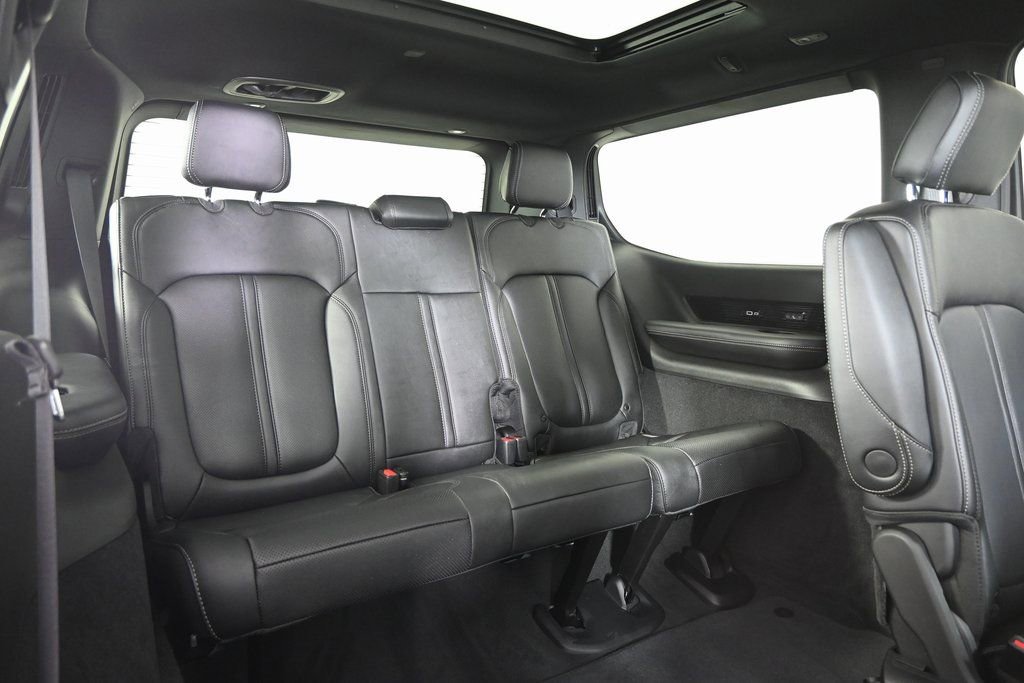 New 2026 Jeep Grand Wagoneer Summit w/ Premium Group III image 17